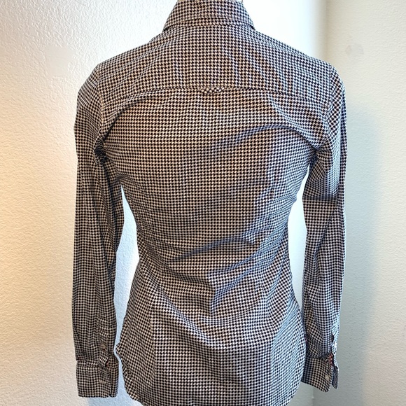 Tommy Hilfiger Fitted Button Down Blouse - Picture 2 of 4